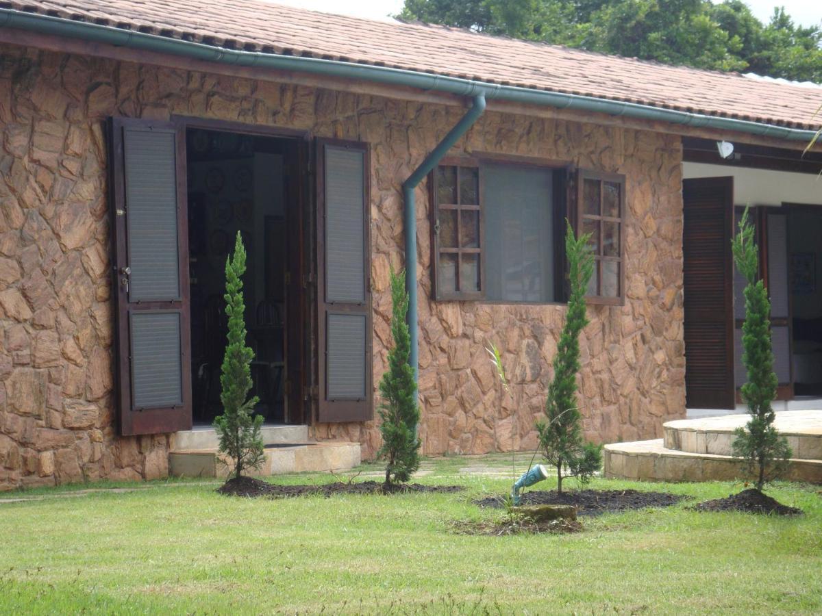 Casa Enorme: Riverside Retreat With Forest Views And High-speed Internet Holiday home Bertioga
