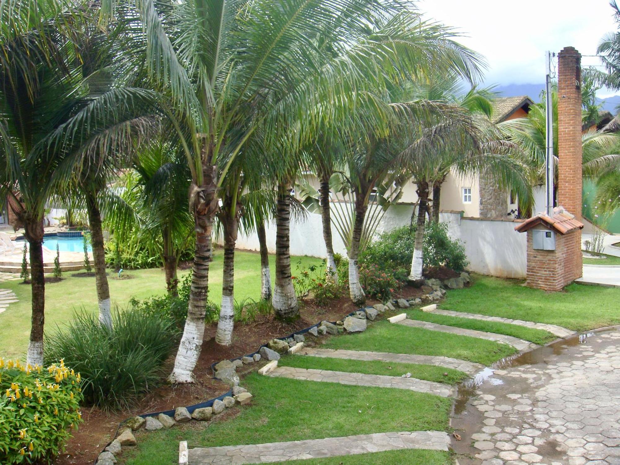 Casa Enorme: Riverside Retreat With Forest Views And High-speed Internet Holiday home Bertioga