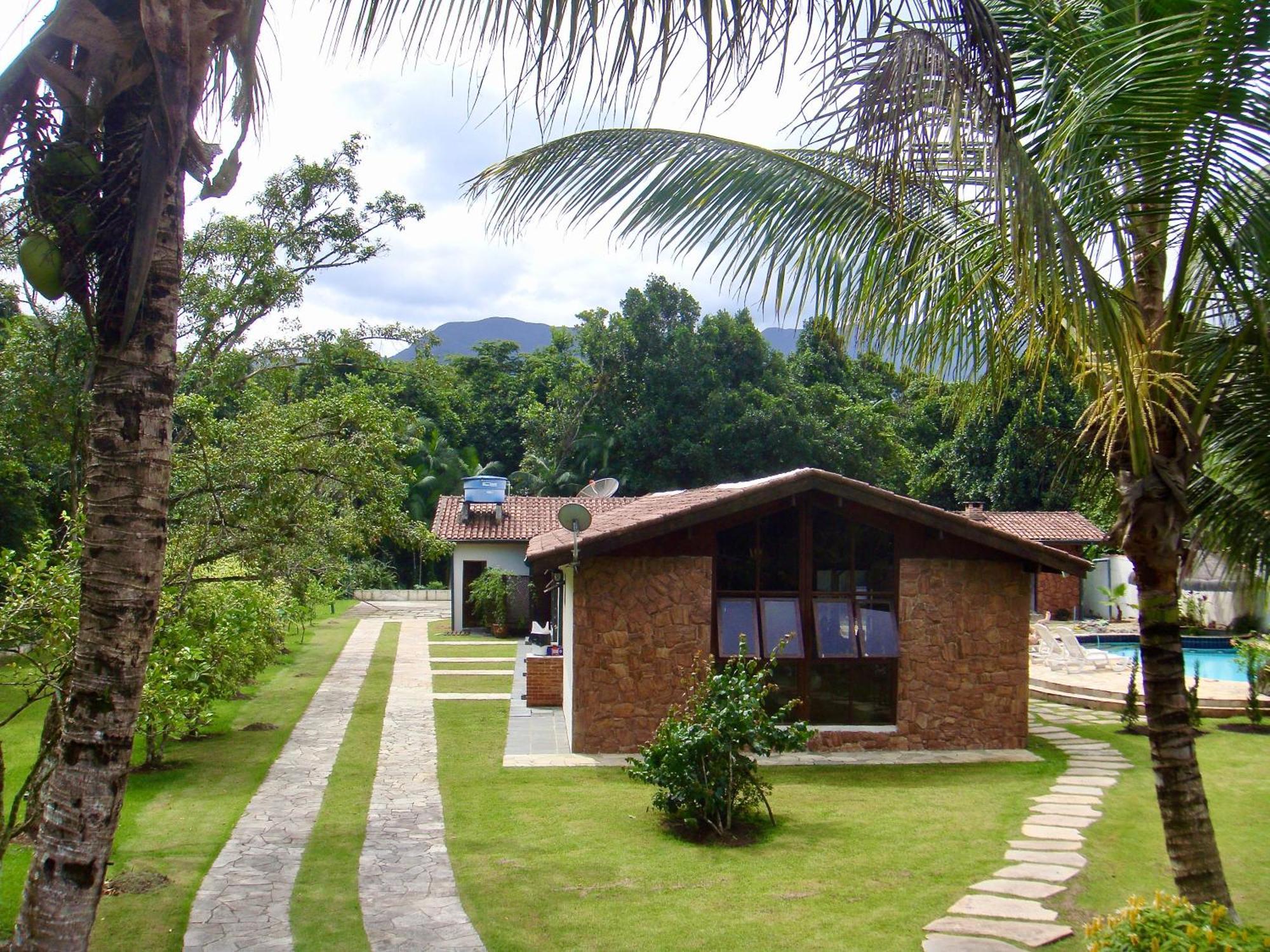 Casa Enorme: Riverside Retreat With Forest Views And High-speed Internet Holiday home *