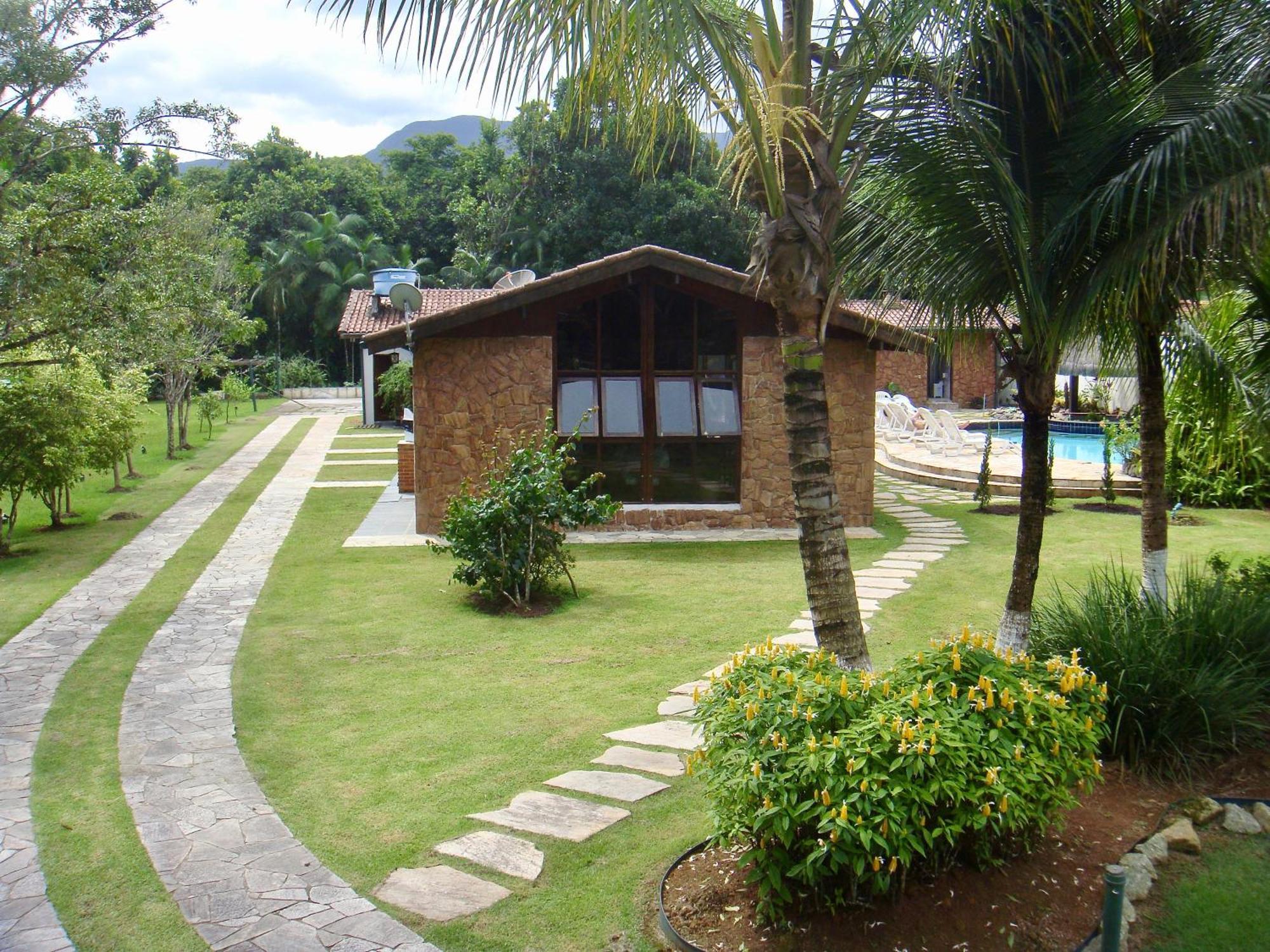 Holiday home Casa Enorme: Riverside Retreat With Forest Views And High-speed Internet Bertioga