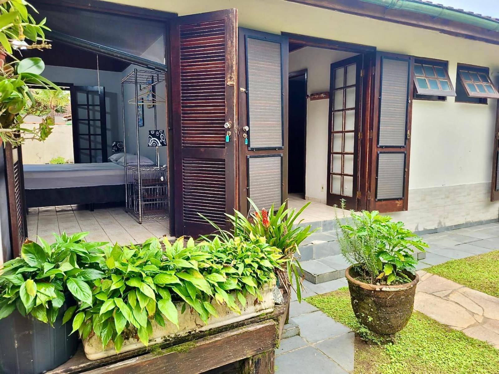 Casa Enorme: Riverside Retreat With Forest Views And High-speed Internet * Bertioga