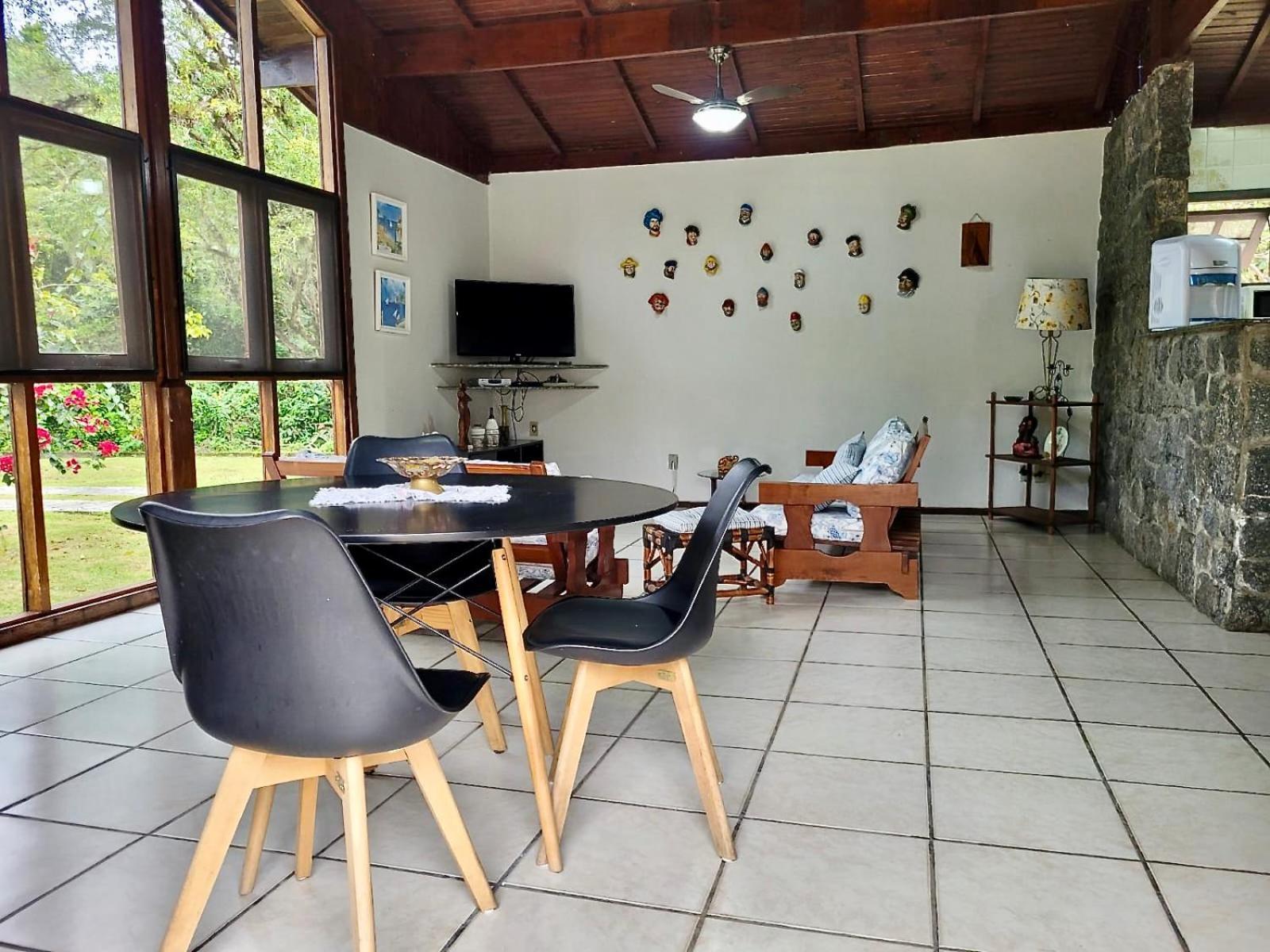 Casa Enorme: Riverside Retreat With Forest Views And High-speed Internet Holiday home Bertioga